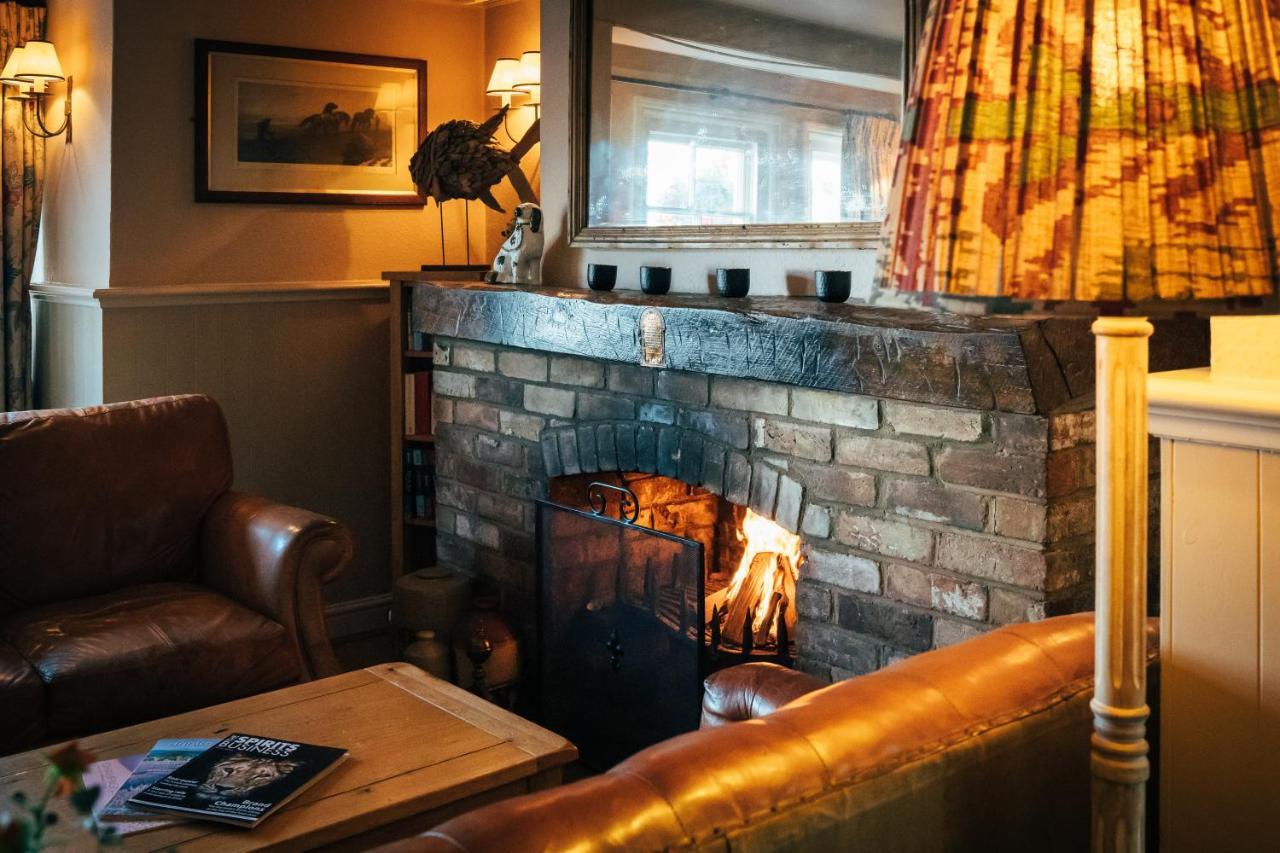 Отель The East End Arms Лимингтон Экстерьер фото
